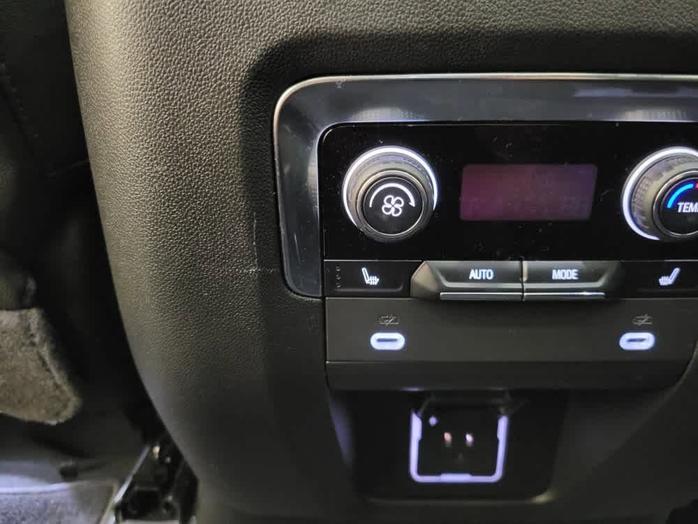 2022 Chevrolet Tahoe High Country photo 3