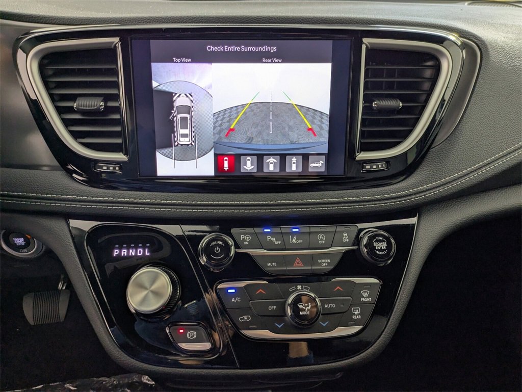2025 Chrysler Pacifica photo 20