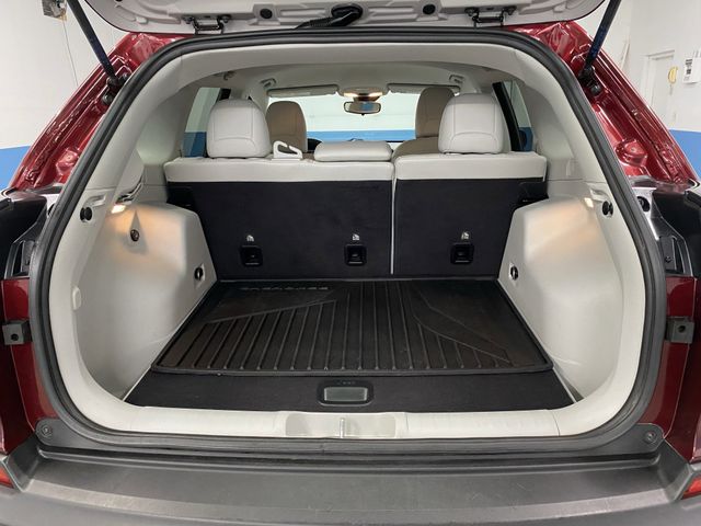 2021 Jeep Cherokee Latitude Lux photo 13