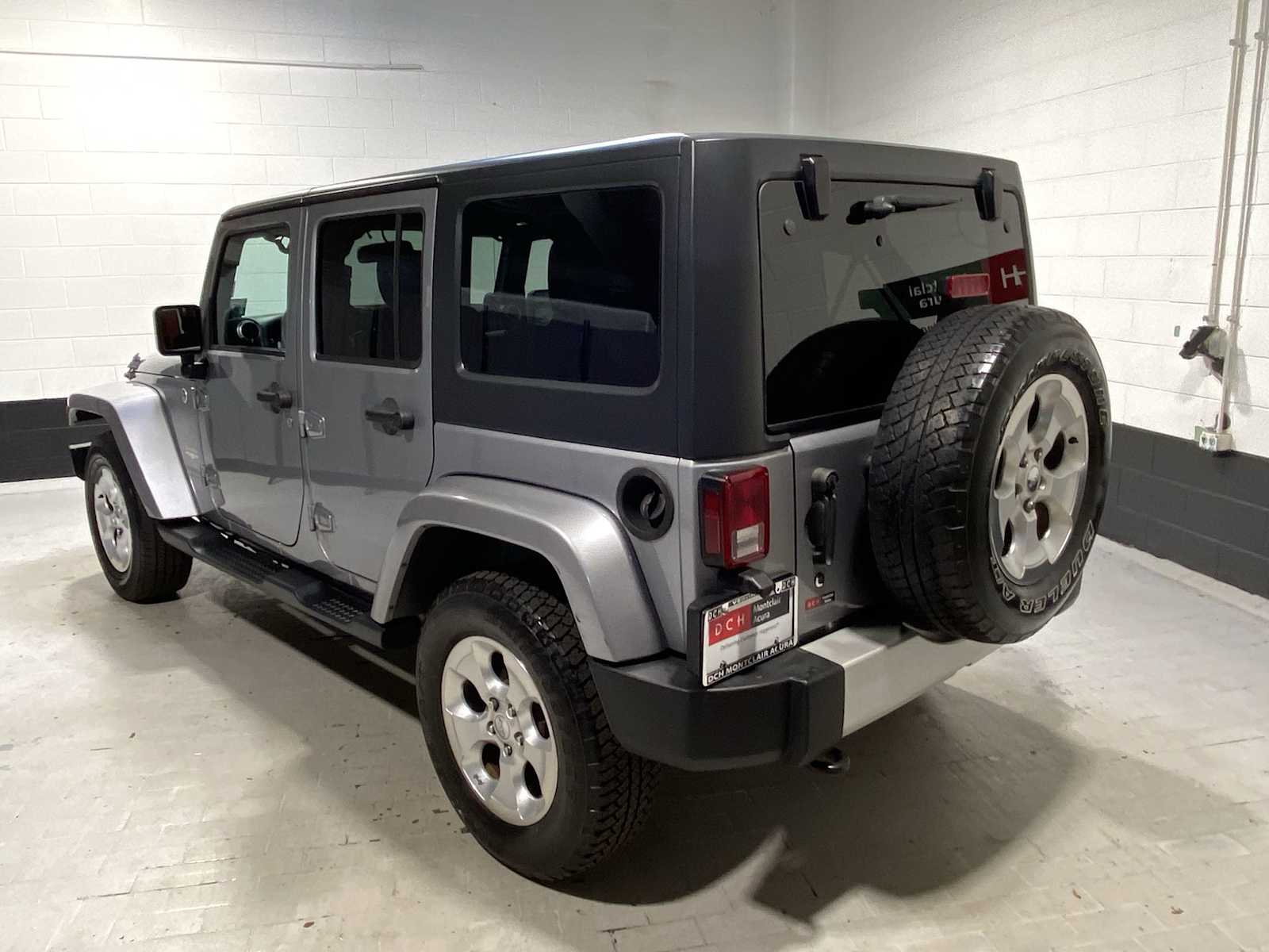 2013 Jeep Wrangler Unlimited Sahara photo 4