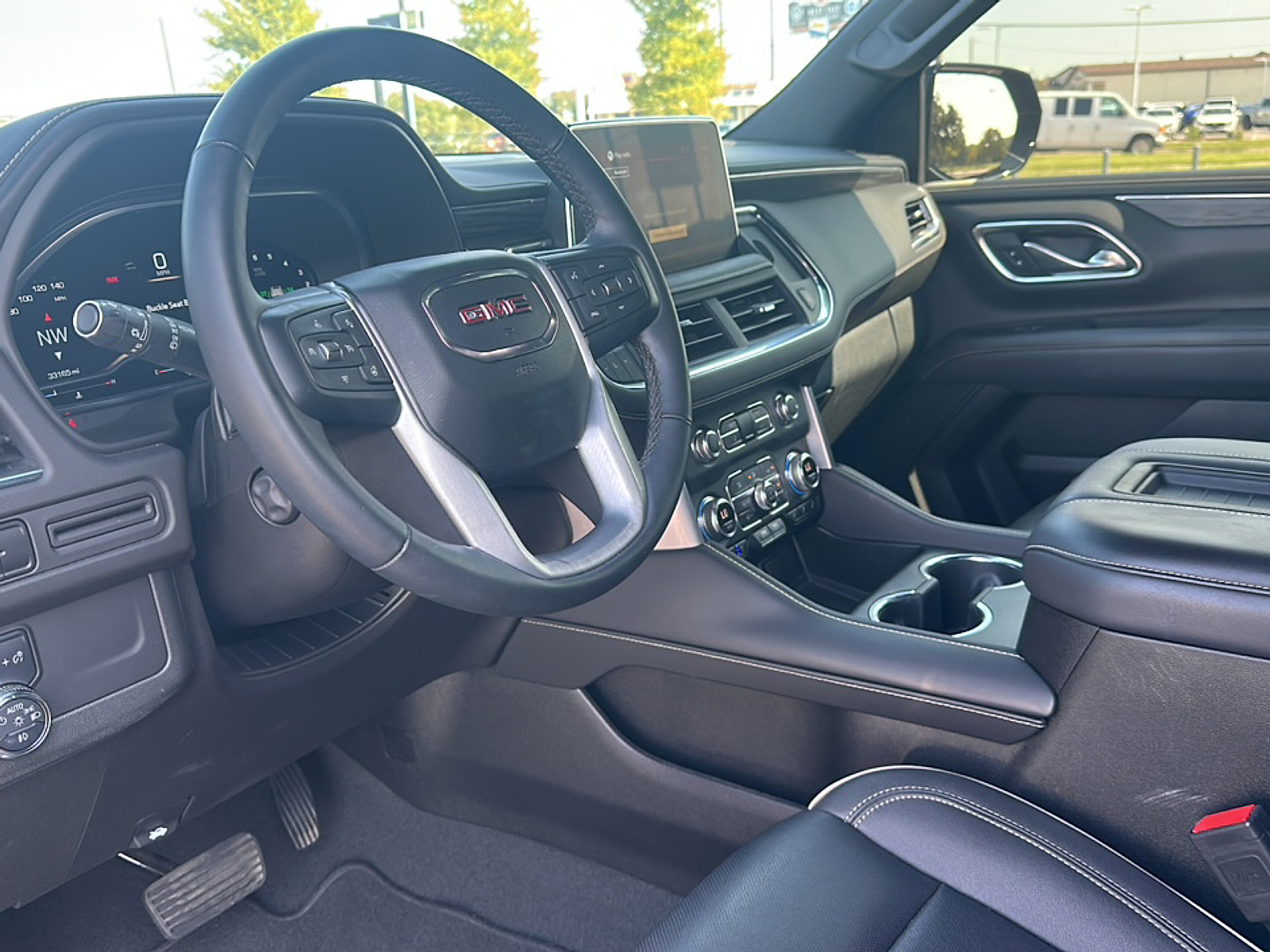2023 Gmc Yukon SLT photo 3