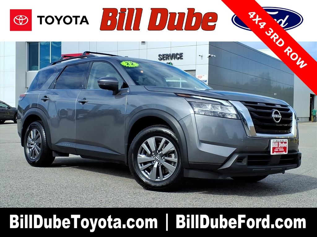 2022 Nissan Pathfinder SV's photo