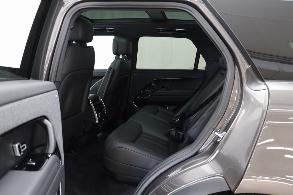 2025 Land Rover Range Rover Sport SE photo 13