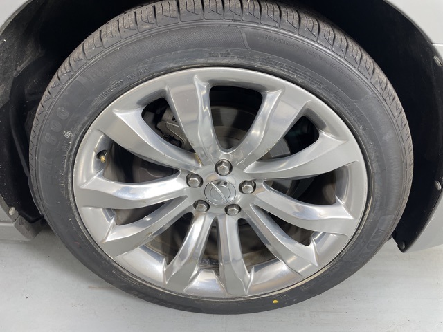 2018 Chrysler 300 Touring photo 11