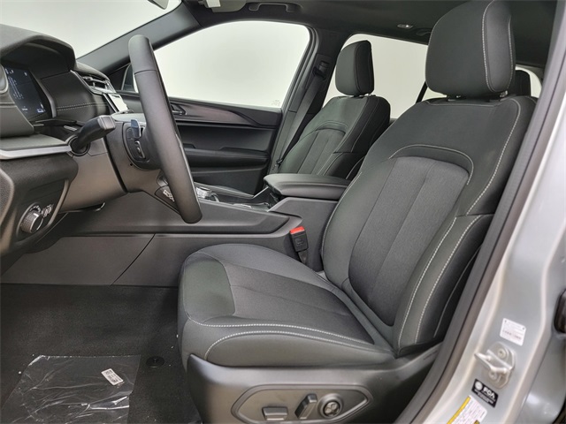 2025 Jeep Grand Cherokee Laredo X photo 11