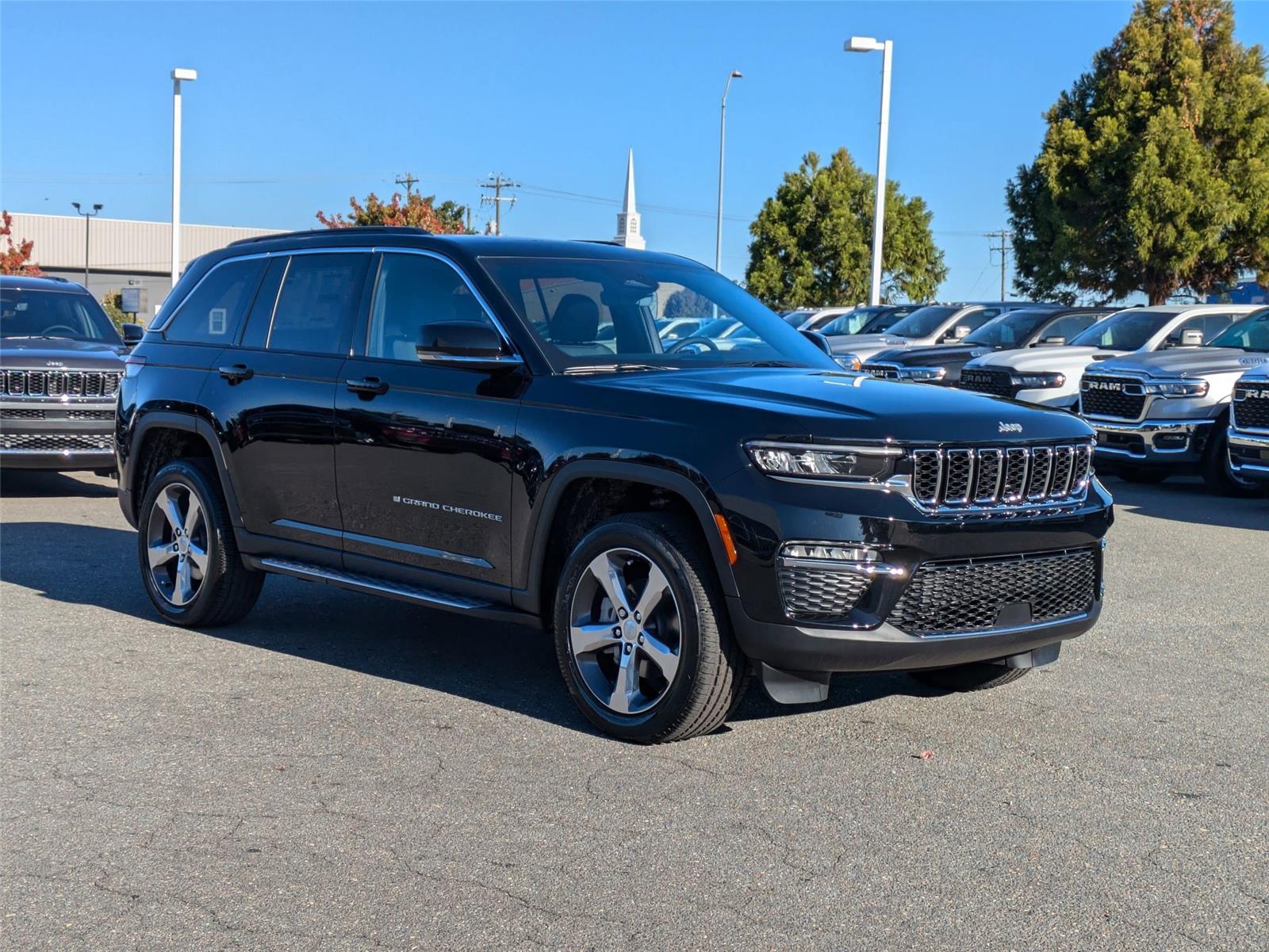 2025 Jeep Grand Cherokee Limited photo 3