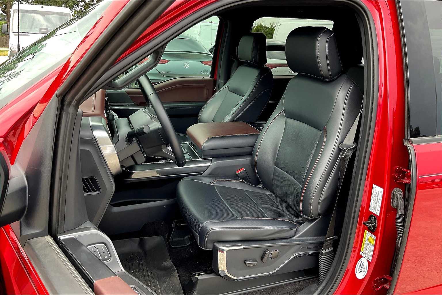 2022 Ford F-150 Lariat photo 2