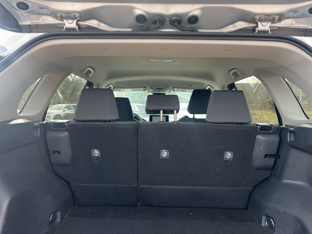 2024 Toyota RAV4 XLE photo 5