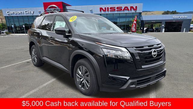 2025 Nissan Pathfinder SV's photo