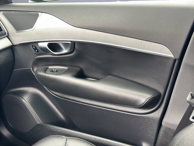 2022 Volvo XC90 T5 Momentum photo 19
