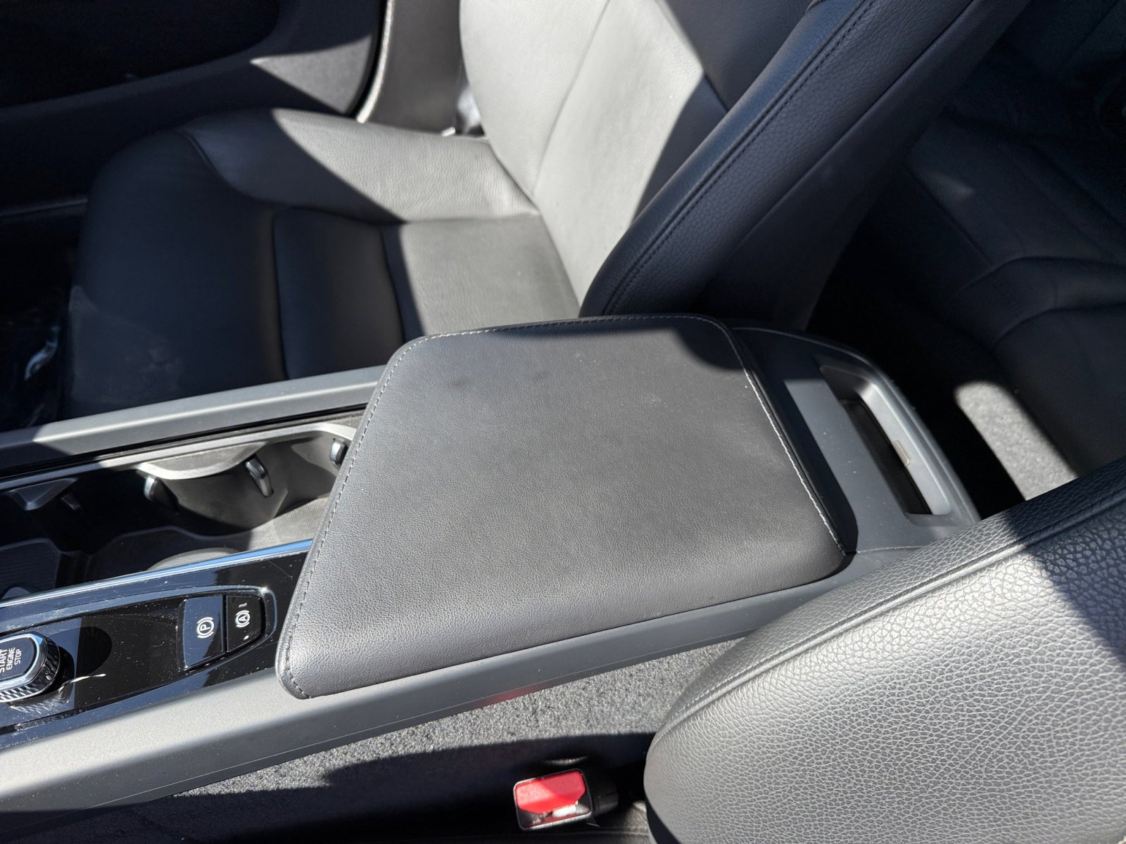 2024 Volvo S60 B5 Plus photo 14