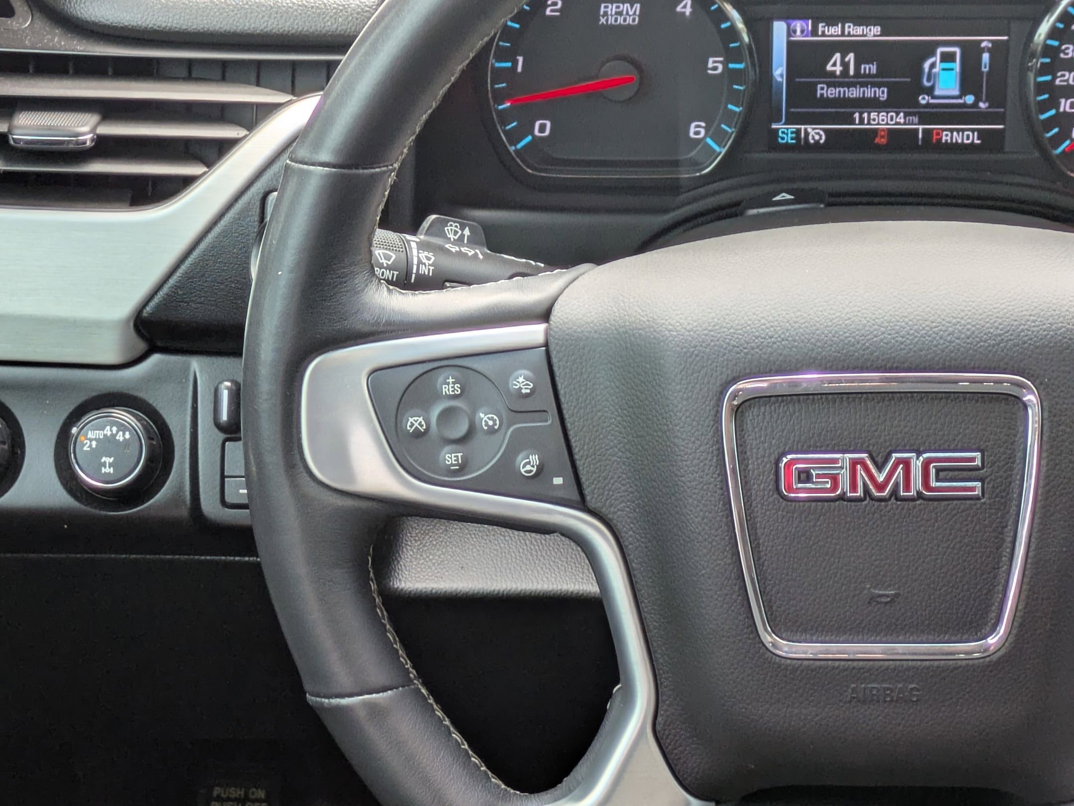 2019 Gmc Yukon SLT photo 22