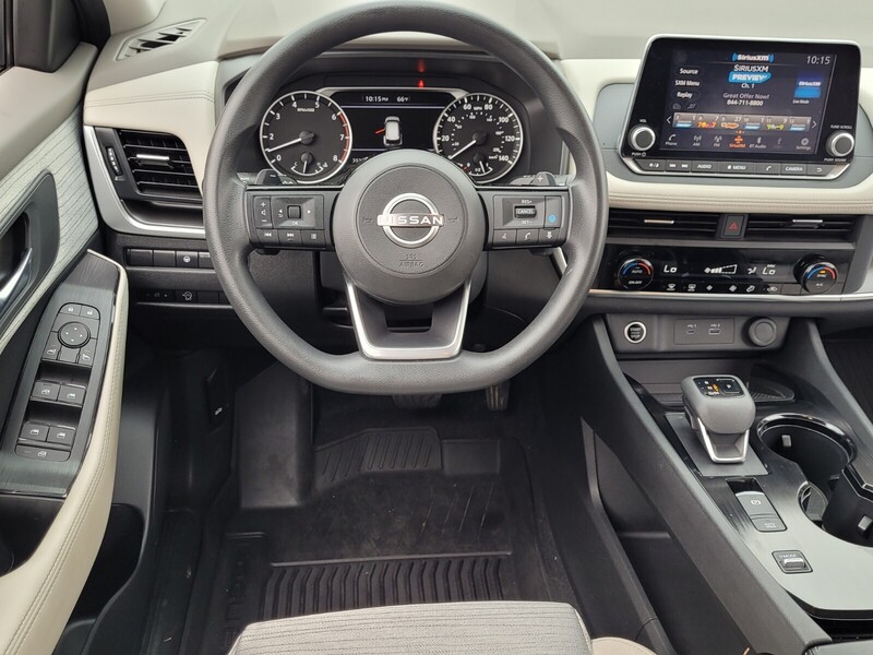 2023 Nissan Rogue SV photo 4