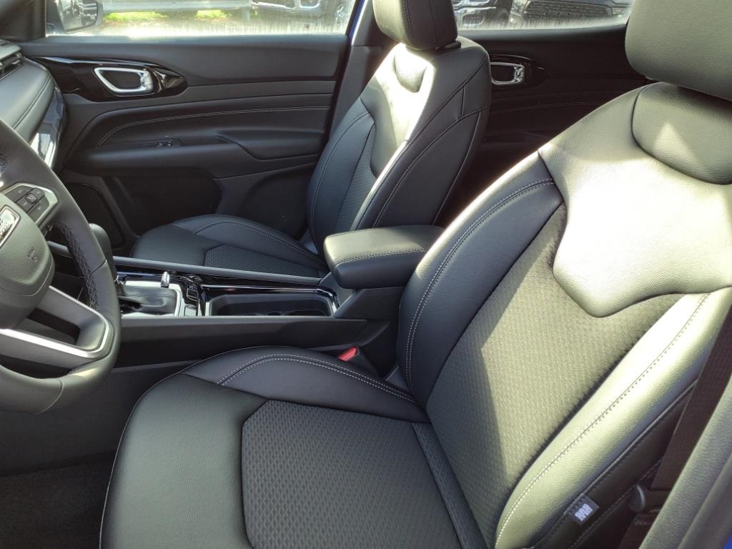 2023 Jeep Compass Altitude photo 7