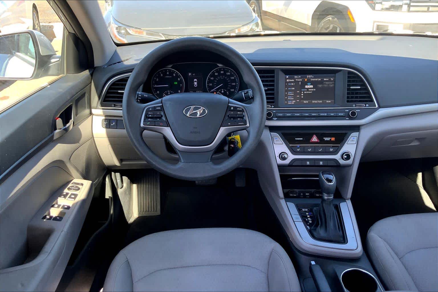 2018 Hyundai Elantra SEL photo 3