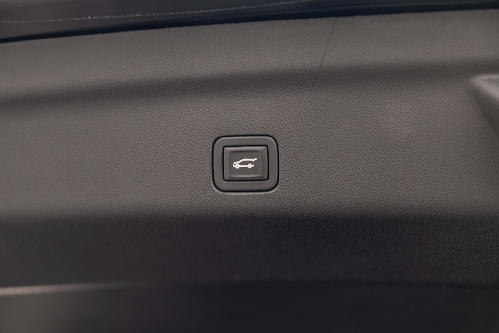 2023 CADILLAC ESCALADE - Image 18