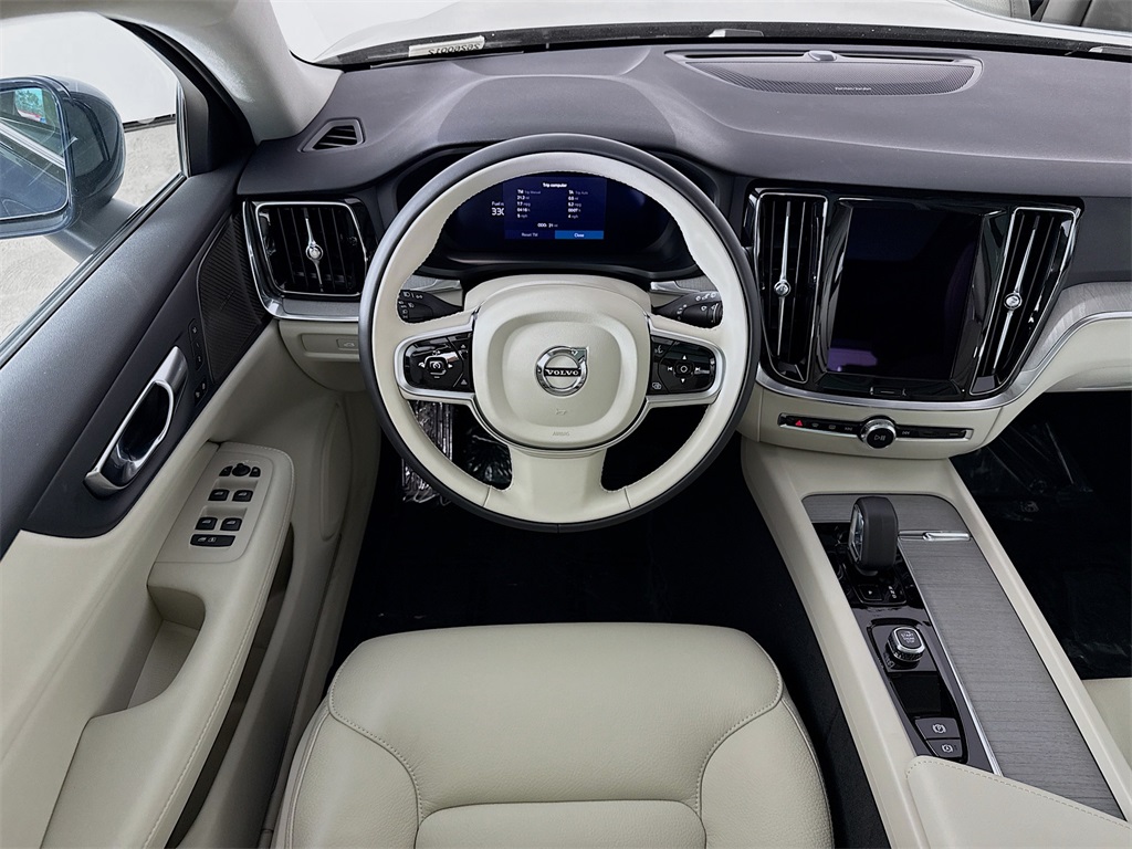 2026 Volvo V60 Cross Country B5 Plus photo 22
