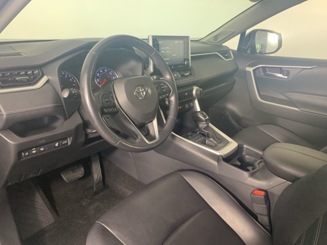 2020 Toyota RAV4 XLE Premium photo 11