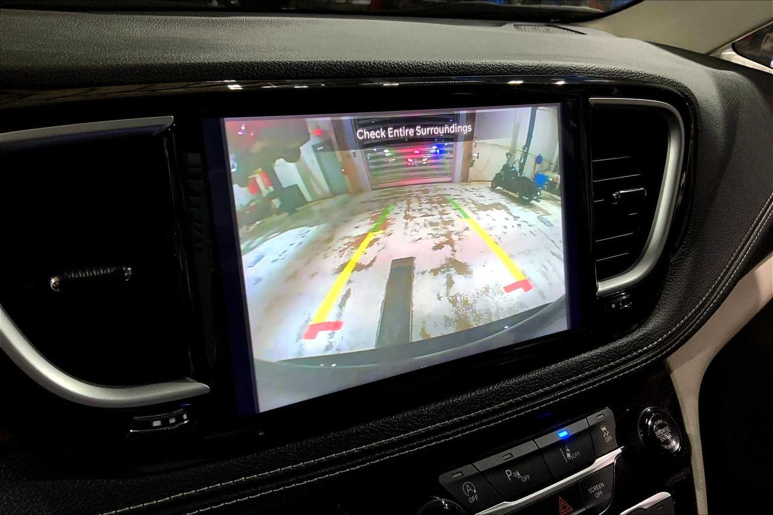 2023 Chrysler Pacifica Limited photo 25