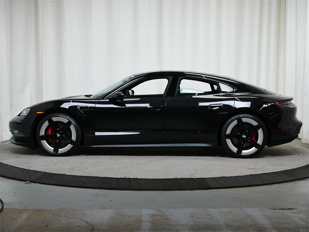 2025 Porsche Taycan 4S photo 2