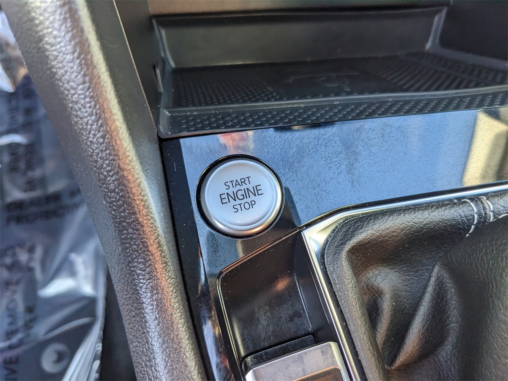 2024 Volkswagen Taos SE photo 26