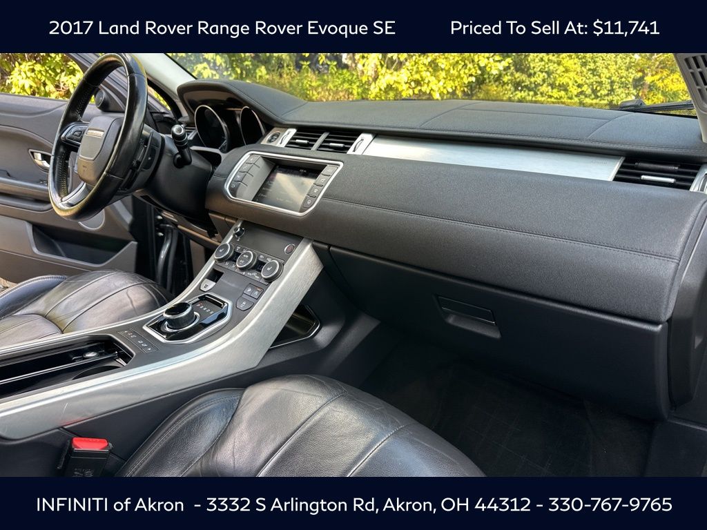 2017 Land Rover Range Rover Evoque SE photo 22