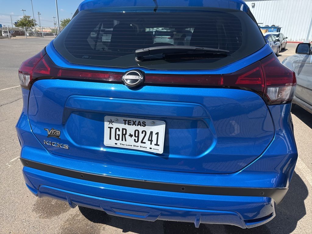 2023 Nissan Kicks S photo 4
