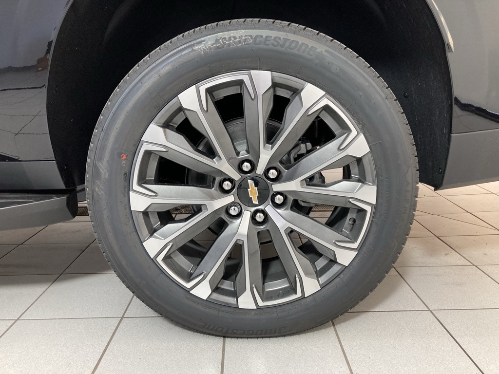 2026 Chevrolet Suburban High Country photo 23