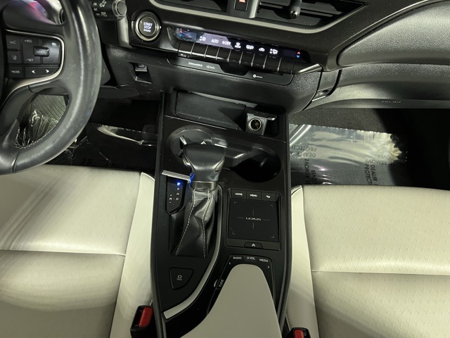 2021 Lexus UX 200 photo 13