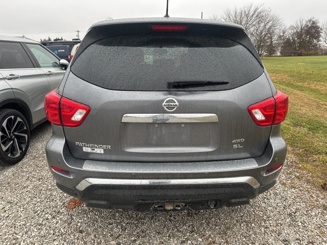2018 Nissan Pathfinder SL photo 4