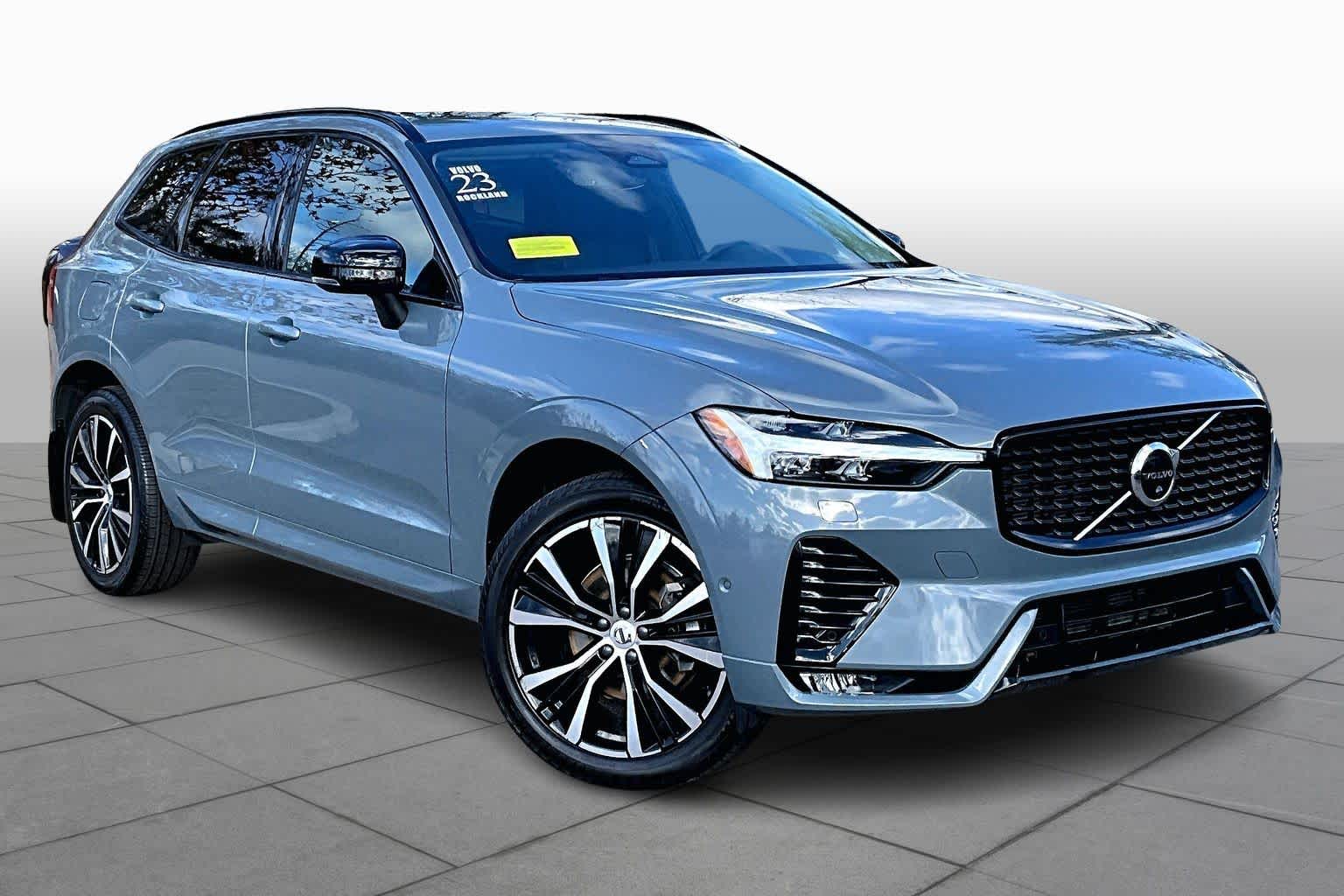 2023 Volvo XC60 Plus photo 2
