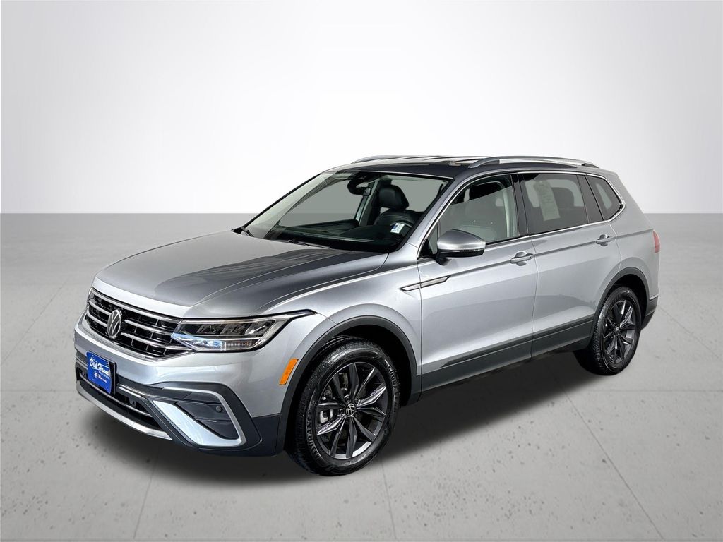 2024 Volkswagen Tiguan SE Wolfsburg Edition photo 2