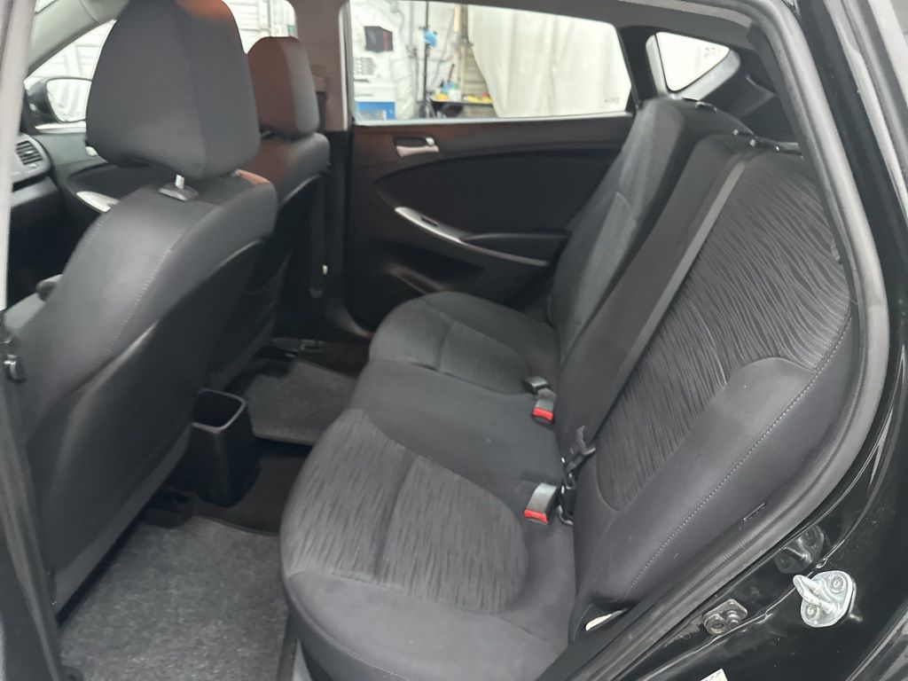 2015 Hyundai Accent GS photo 9