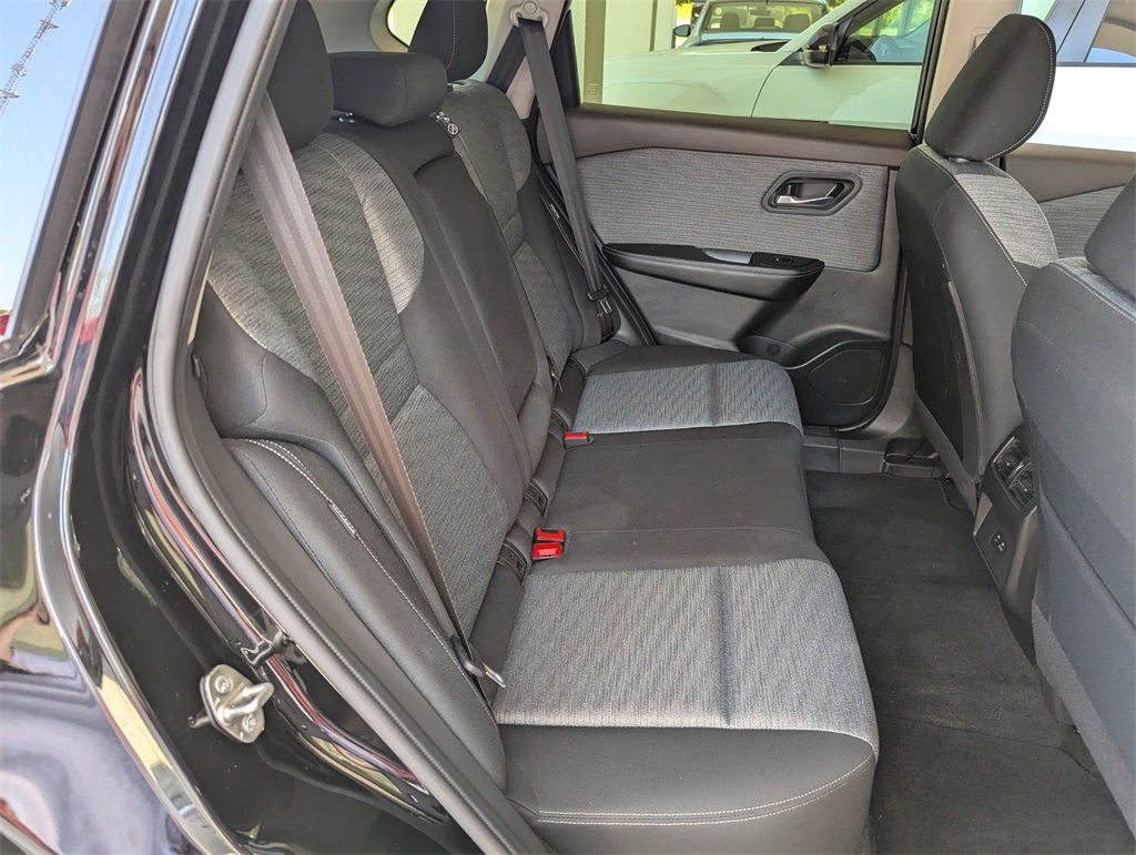 2023 Nissan Rogue SV photo 31