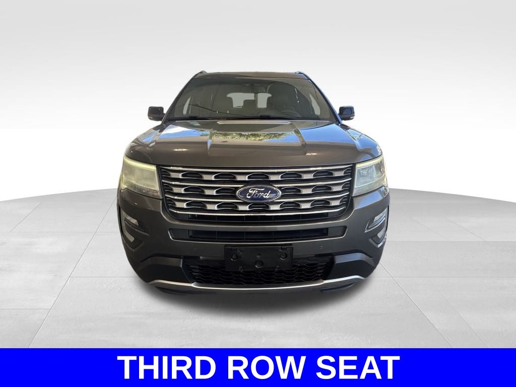 2017 Ford Explorer XLT photo 8