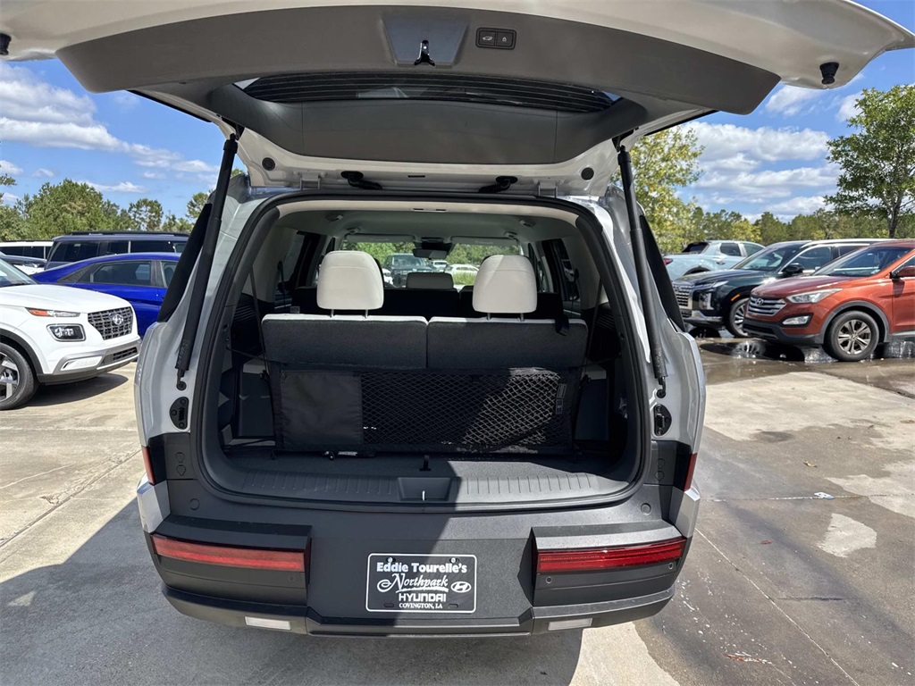 2026 Hyundai Santa Fe SE photo 4