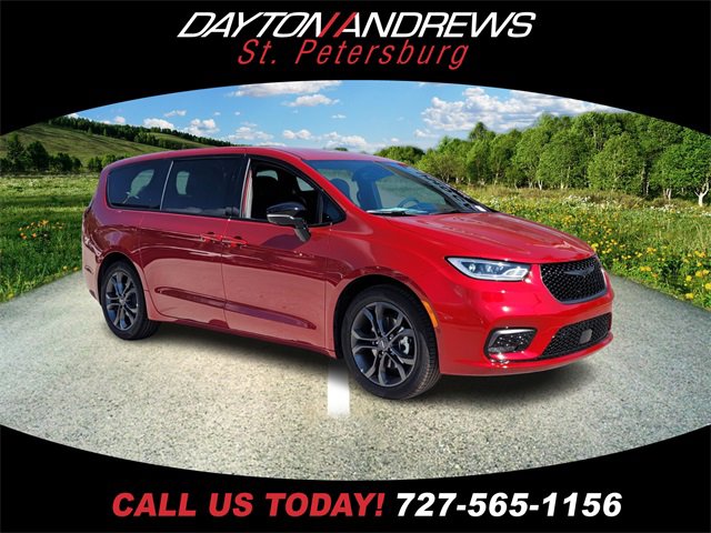 2026 Chrysler Pacifica Select's photo