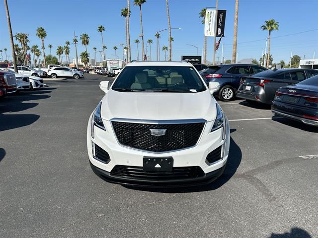 2022 Cadillac XT5 Sport photo 2