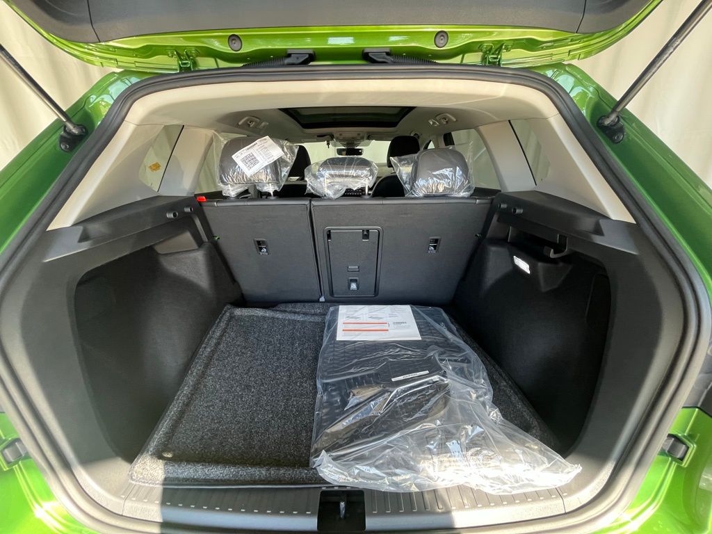 2025 Volkswagen Taos SE photo 23