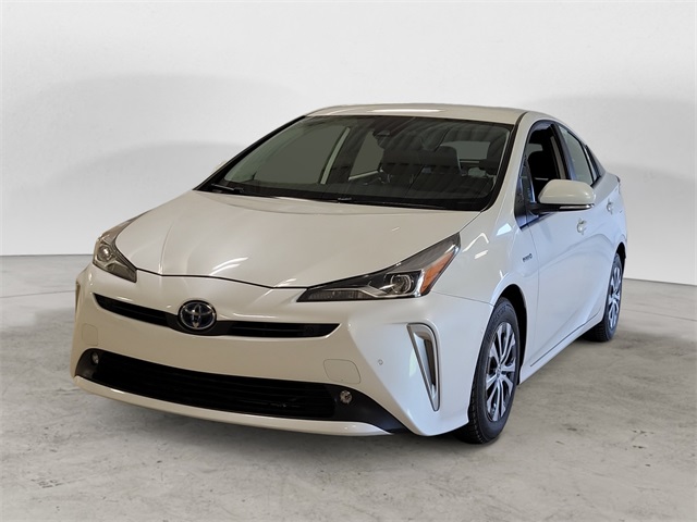 Used 2021 Beige Toyota XLE AWD-e image 1