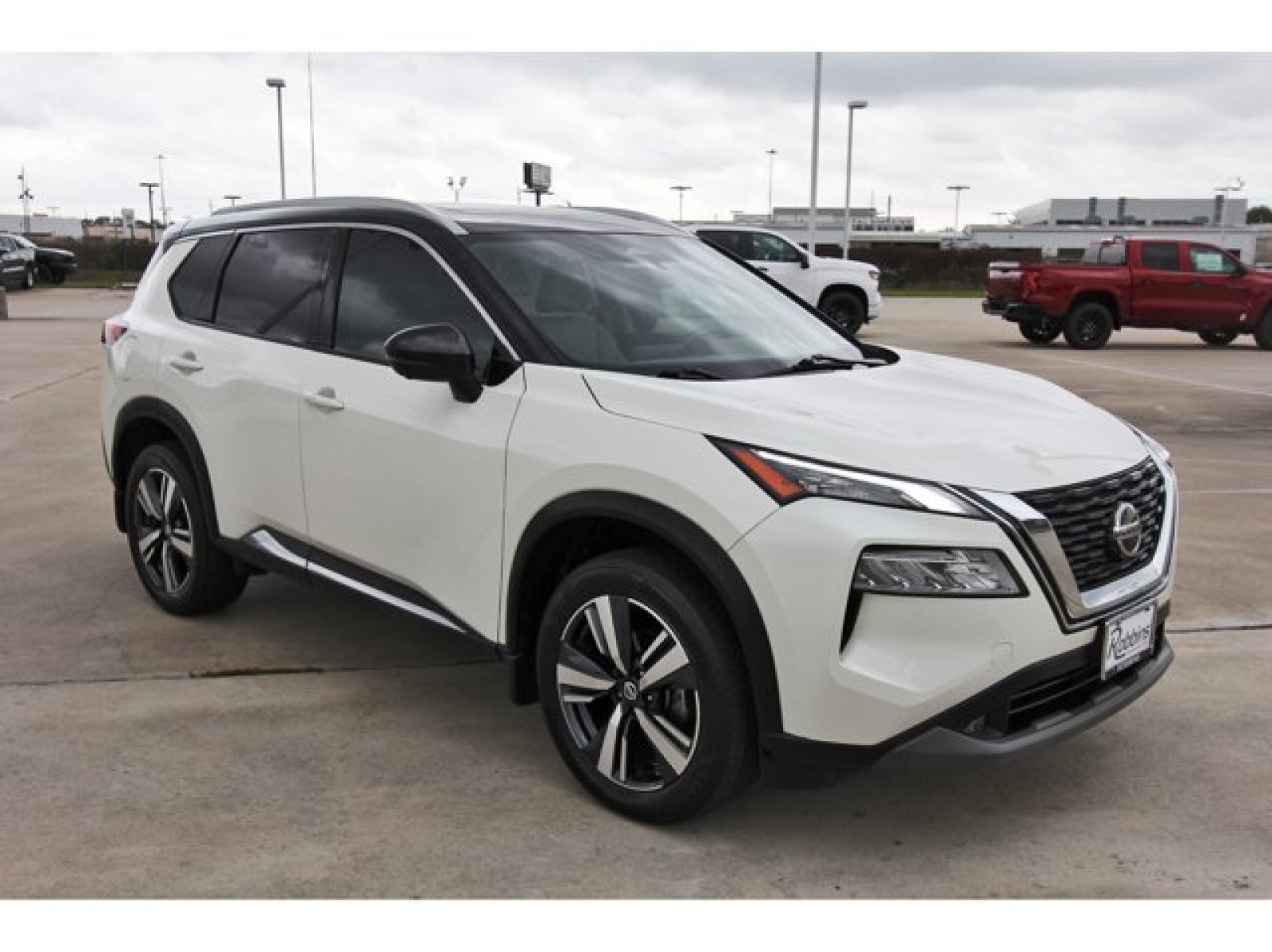 2021 Nissan Rogue SL White at TX Auto Group