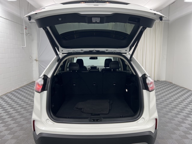 2022 Ford Edge SEL photo 8