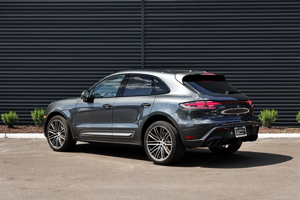 2025 Porsche Macan T photo 3