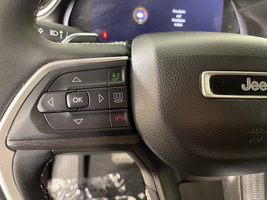2023 Jeep Grand Cherokee Laredo photo 19