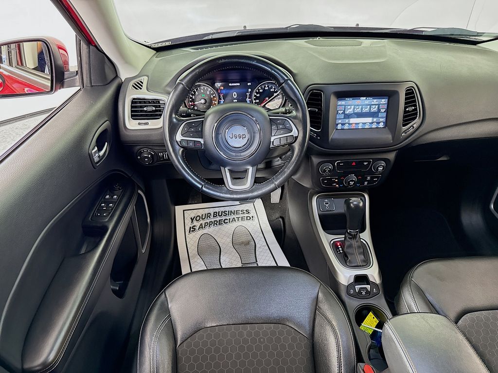2020 Jeep Compass Latitude photo 2