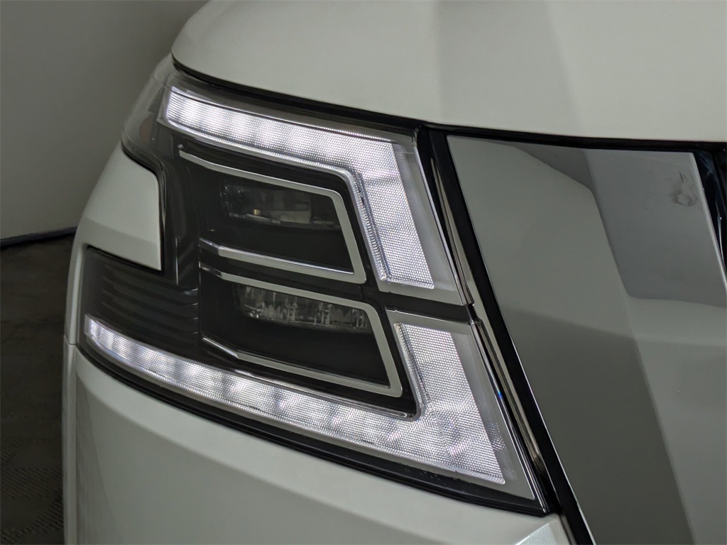 2024 Nissan Armada Platinum photo 7