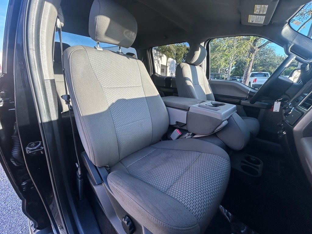 2017 Ford F-150 XLT photo 23