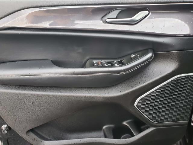 2021 Jeep Grand Cherokee Laredo photo 4