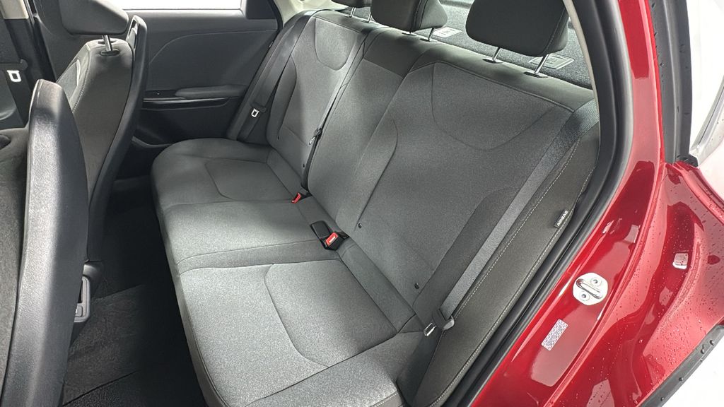 2025 Kia K4 LXS photo 12