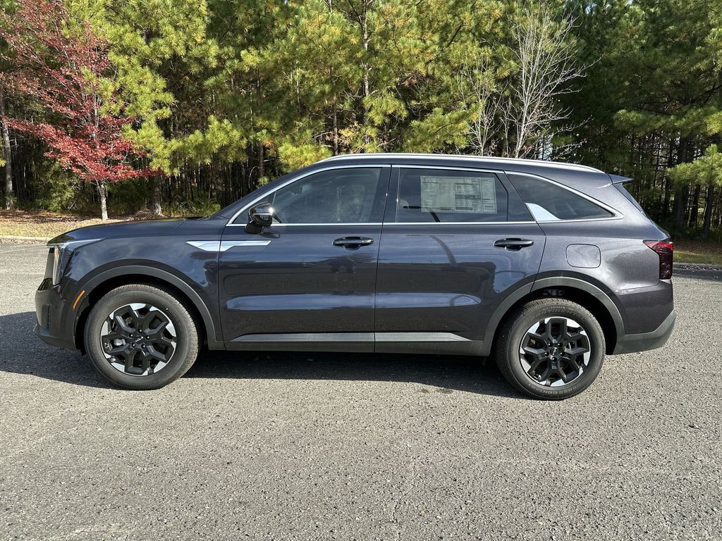 2025 Kia Sorento S photo 4